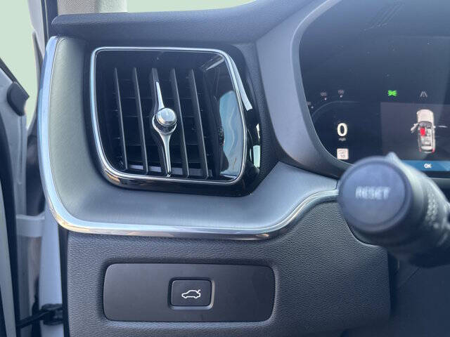 2023 Volvo XC60 B5 Core