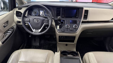 2020 Toyota Sienna XLE 8-Passenger