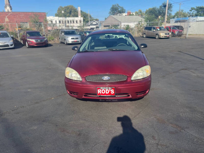 2007 Ford Taurus for sale at Rod's Automotive in Cincinnati OH