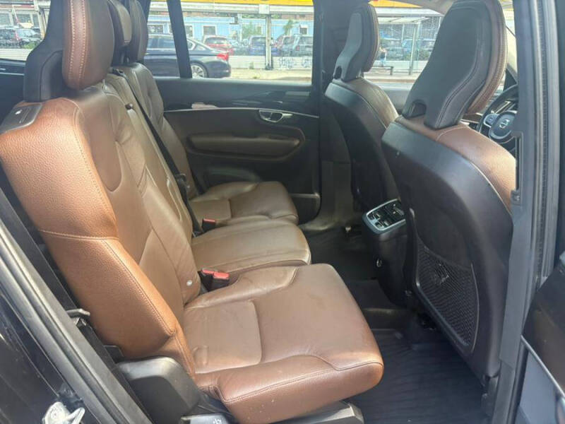 2019 Volvo XC90 T6 Momentum