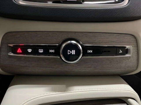 2023 Volvo XC90 B6 Core