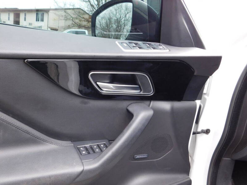 2019 Jaguar F-PACE 25t Premium