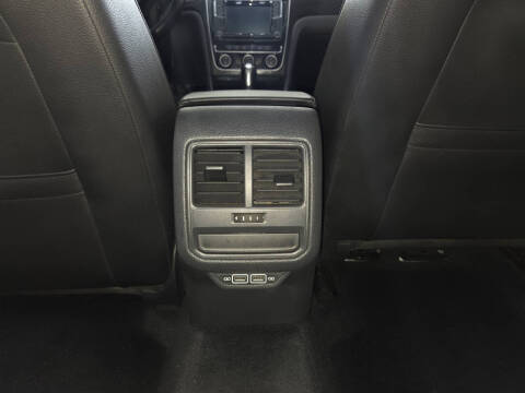 2019 Volkswagen Passat SE R-Line