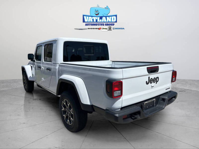2026 Jeep Gladiator Sahara