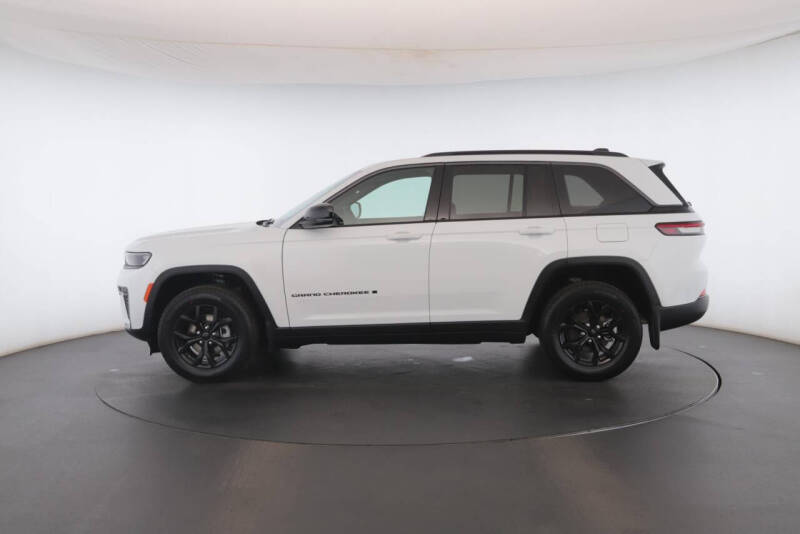 2026 Jeep Grand Cherokee Altitude