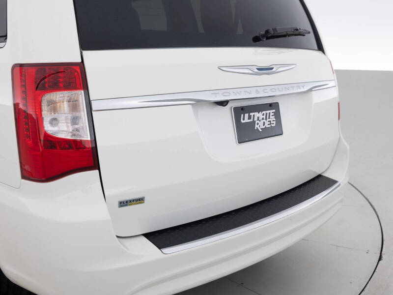 2013 Chrysler Town and Country Touring