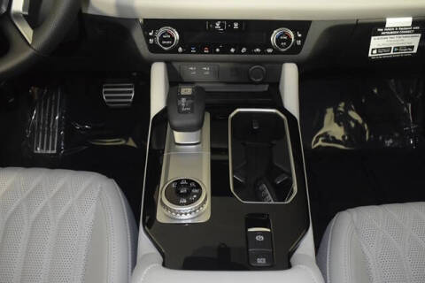 2025 Mitsubishi Outlander PHEV SEL Platinum Edition