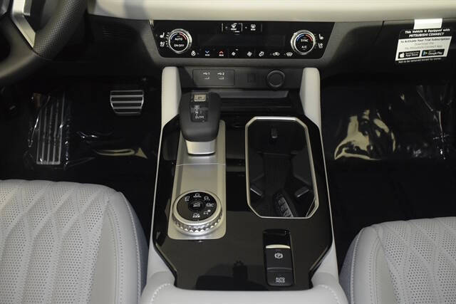 2025 Mitsubishi Outlander PHEV SEL Platinum Edition