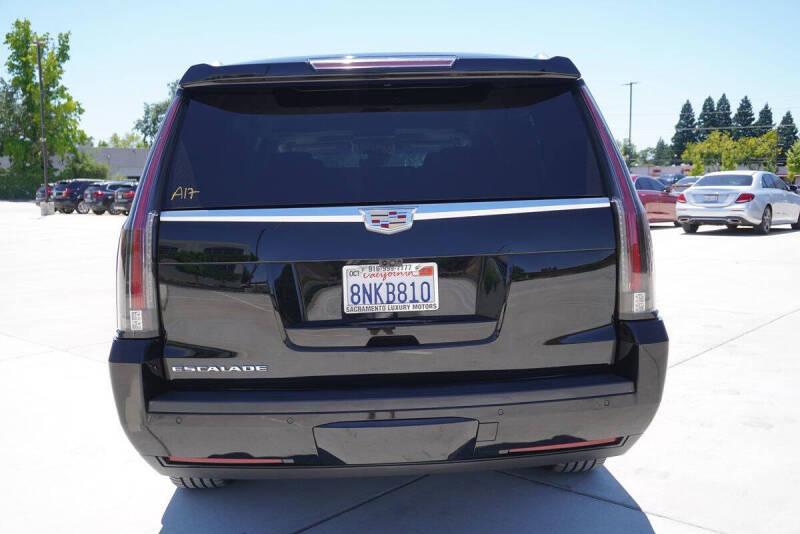 2018 Cadillac Escalade ESV Premium Luxury