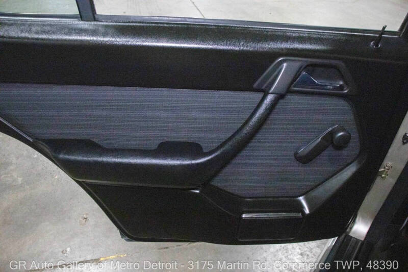 1986 Mercedes-Benz 230E