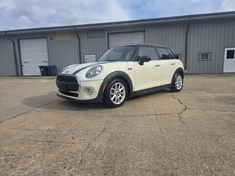 2017 MINI Hardtop 4 Door Cooper