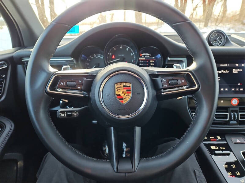 2025 Porsche Macan