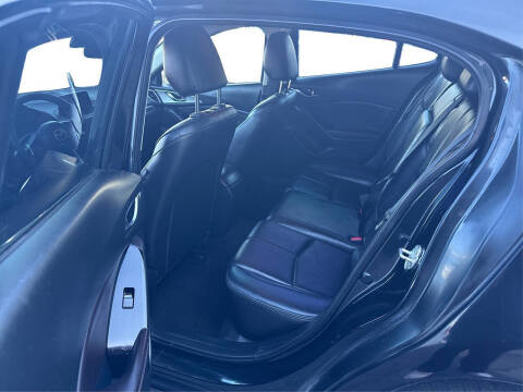 2017 Mazda MAZDA3 Touring