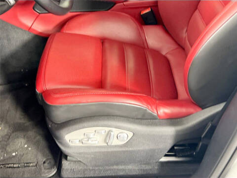 2023 Porsche Macan S