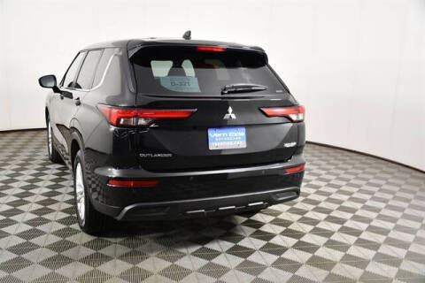 2022 Mitsubishi Outlander ES
