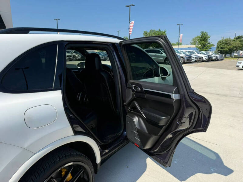2018 Porsche Cayenne Platinum Edition