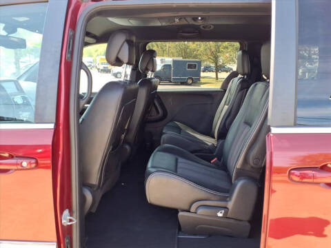 2014 Chrysler Town and Country S