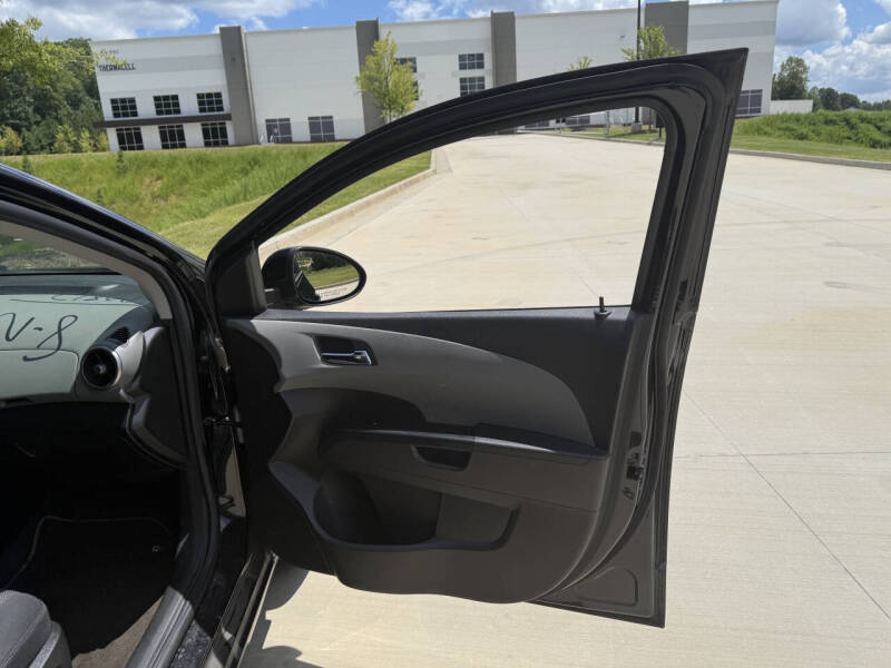 2016 Chevrolet Sonic LT Auto