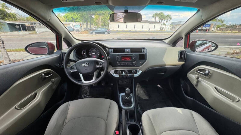 2015 Kia Rio 5-Door LX