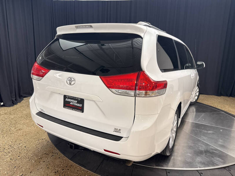 2011 Toyota Sienna XLE 7-Passenger