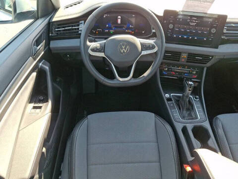 2025 Volkswagen Jetta SE