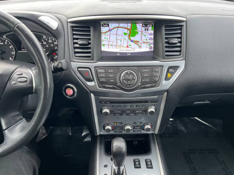 2017 Nissan Pathfinder Platinum