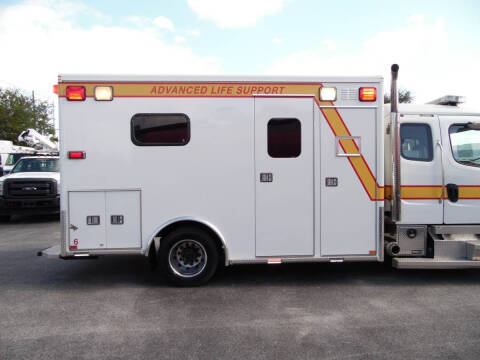 2013 Freightliner M2 106