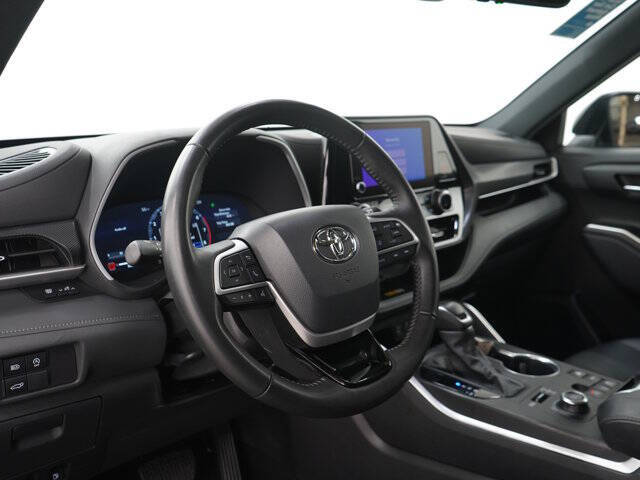 2025 Toyota Highlander XSE