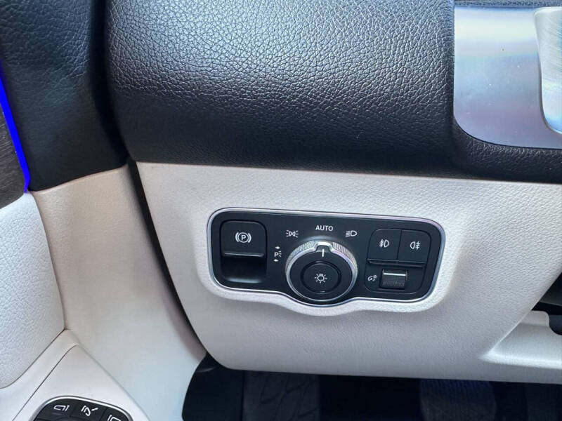 2022 Mercedes-Benz GLB GLB 250 4MATIC