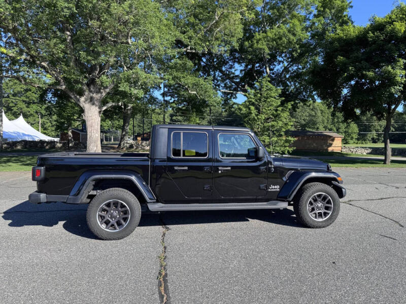 2022 Jeep Gladiator Overland