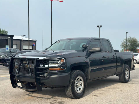 2017 Chevrolet Silverado 1500 for sale at Chiefs Auto Group in Hempstead TX