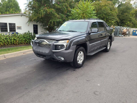 2004 Chevrolet Avalanche for sale at TR MOTORS in Gastonia NC