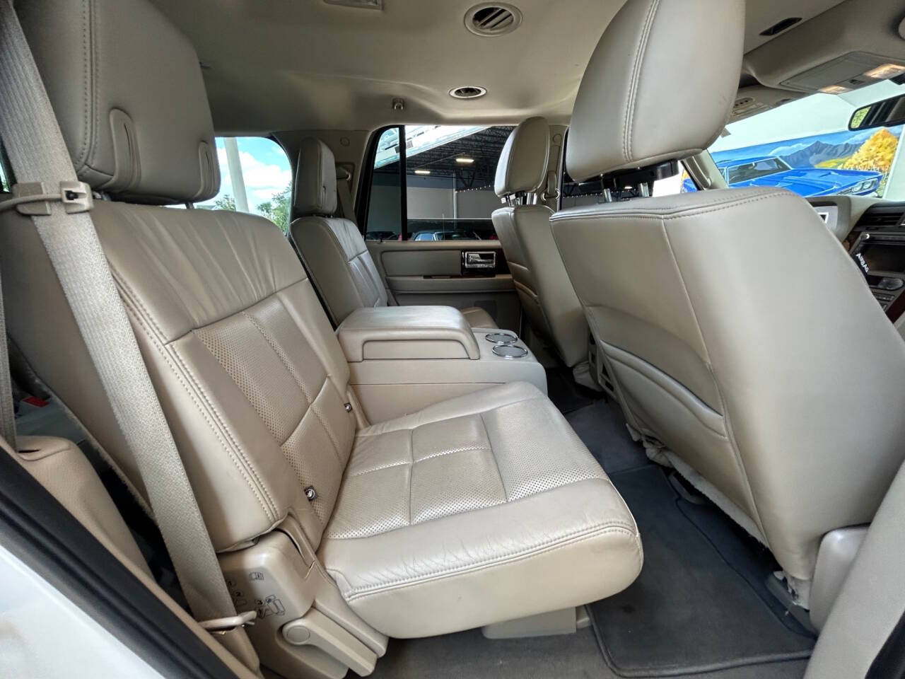 2014 Lincoln Navigator 36