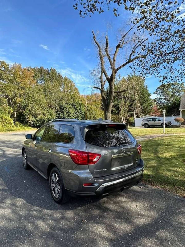 2019 Nissan Pathfinder SL