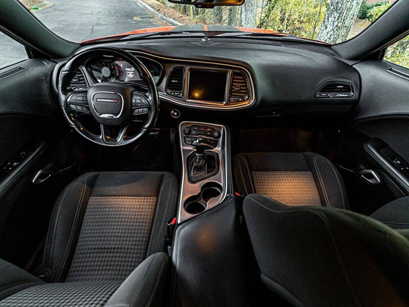2021 Dodge Challenger SXT