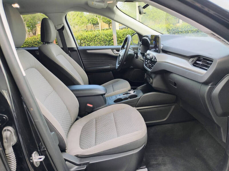 2021 Ford Escape Hybrid SE