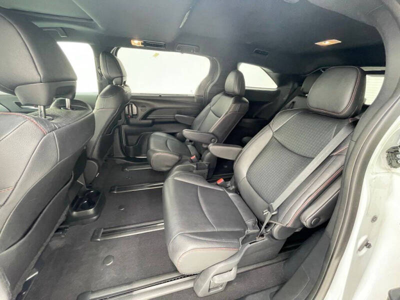 2025 Toyota Sienna XSE 7-Passenger