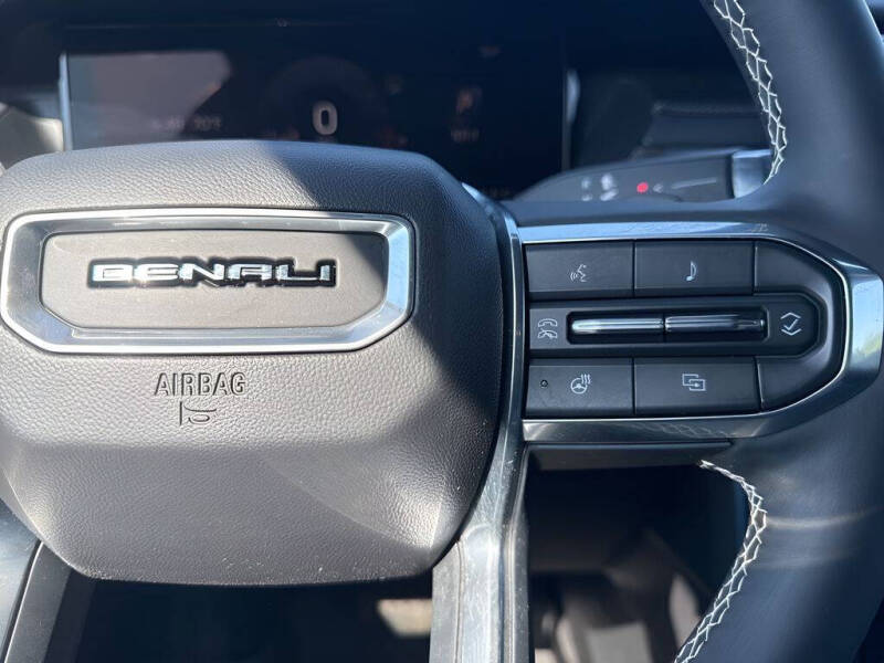 2024 GMC Acadia Denali