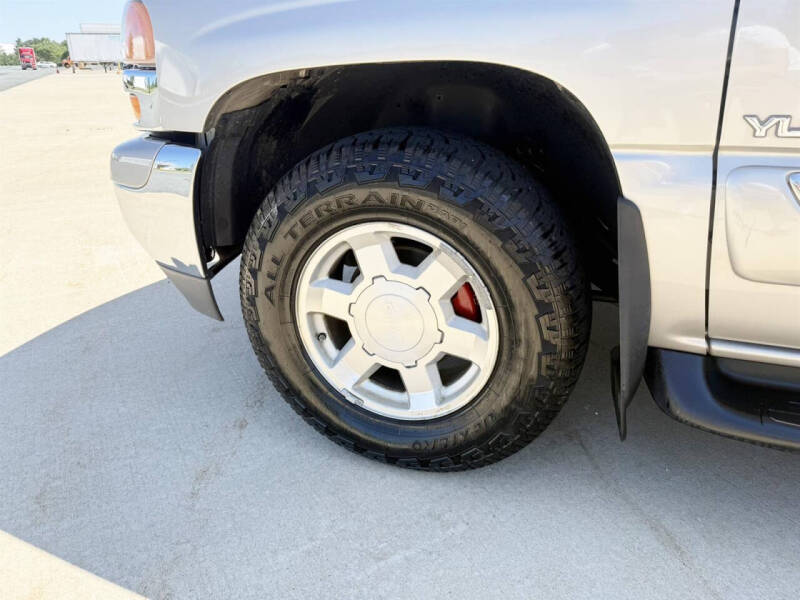 2004 GMC Yukon XL 1500 SLT