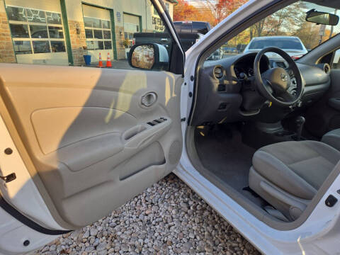 2012 Nissan Versa 1.6 SV