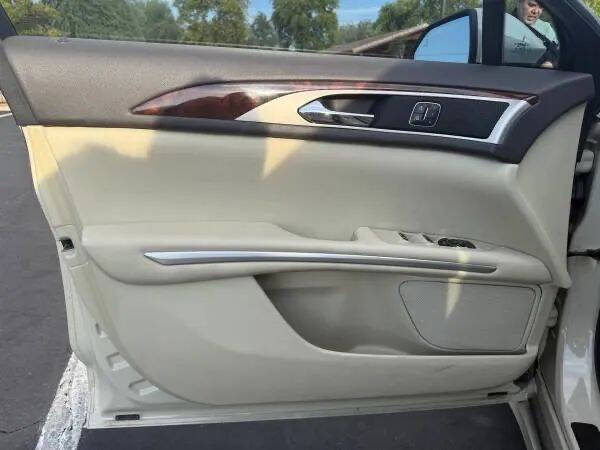 2014 Lincoln MKZ Hybrid