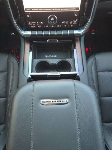 2025 GMC Yukon Denali