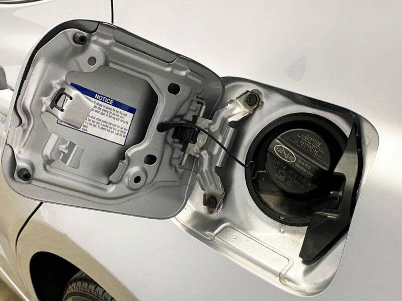 2022 Toyota Camry Hybrid XLE