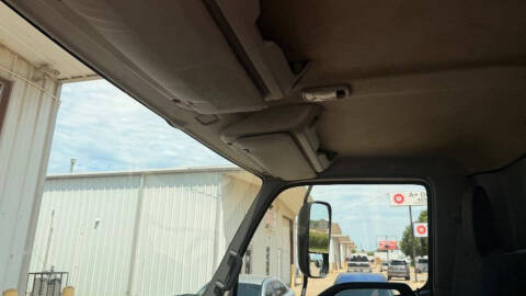 2014 Hino 195