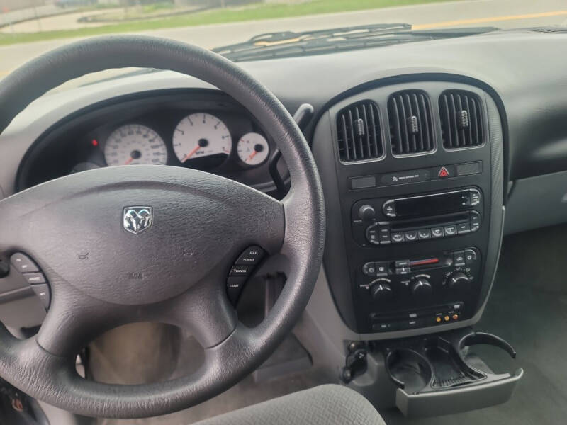 2005 Dodge Grand Caravan SE