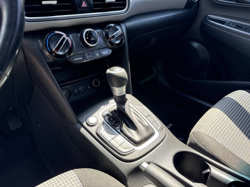 2021 Hyundai Kona SEL Plus
