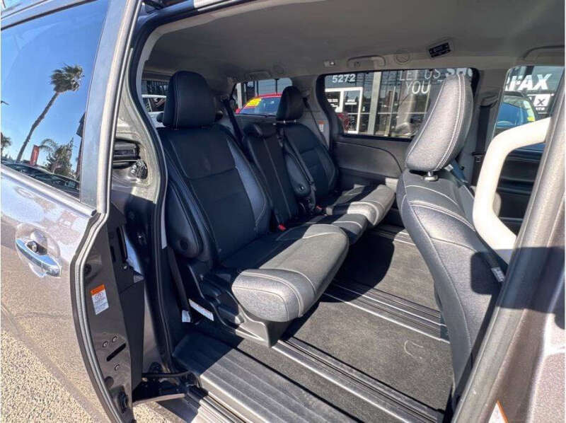 2016 Toyota Sienna