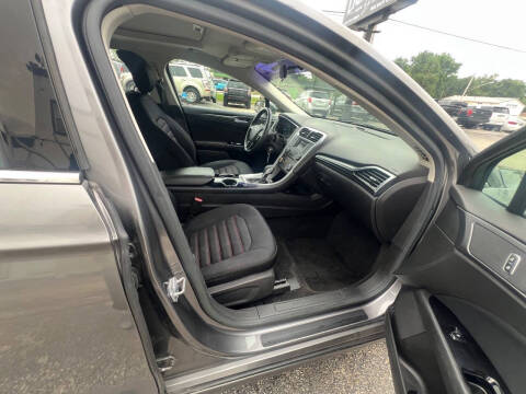 2014 Ford Fusion SE