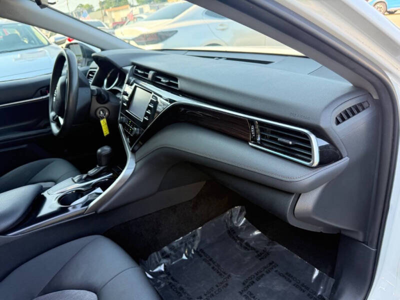 2018 Toyota Camry LE
