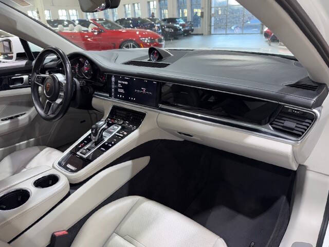 2017 Porsche Panamera